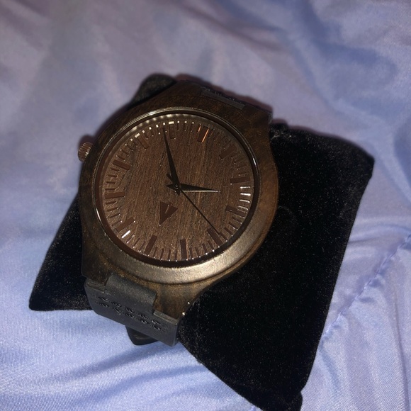 Watch - Picture 1 of 6